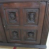 11704-17e-eeuwse-koppen-kast-3.JPG
