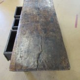 11851-18e-Spaanse-salon-tafel-met-sier-randen-2.JPG