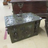 11726-17e-eeuwse-zeldzame-kleine-ijzeren-kist-3.JPG